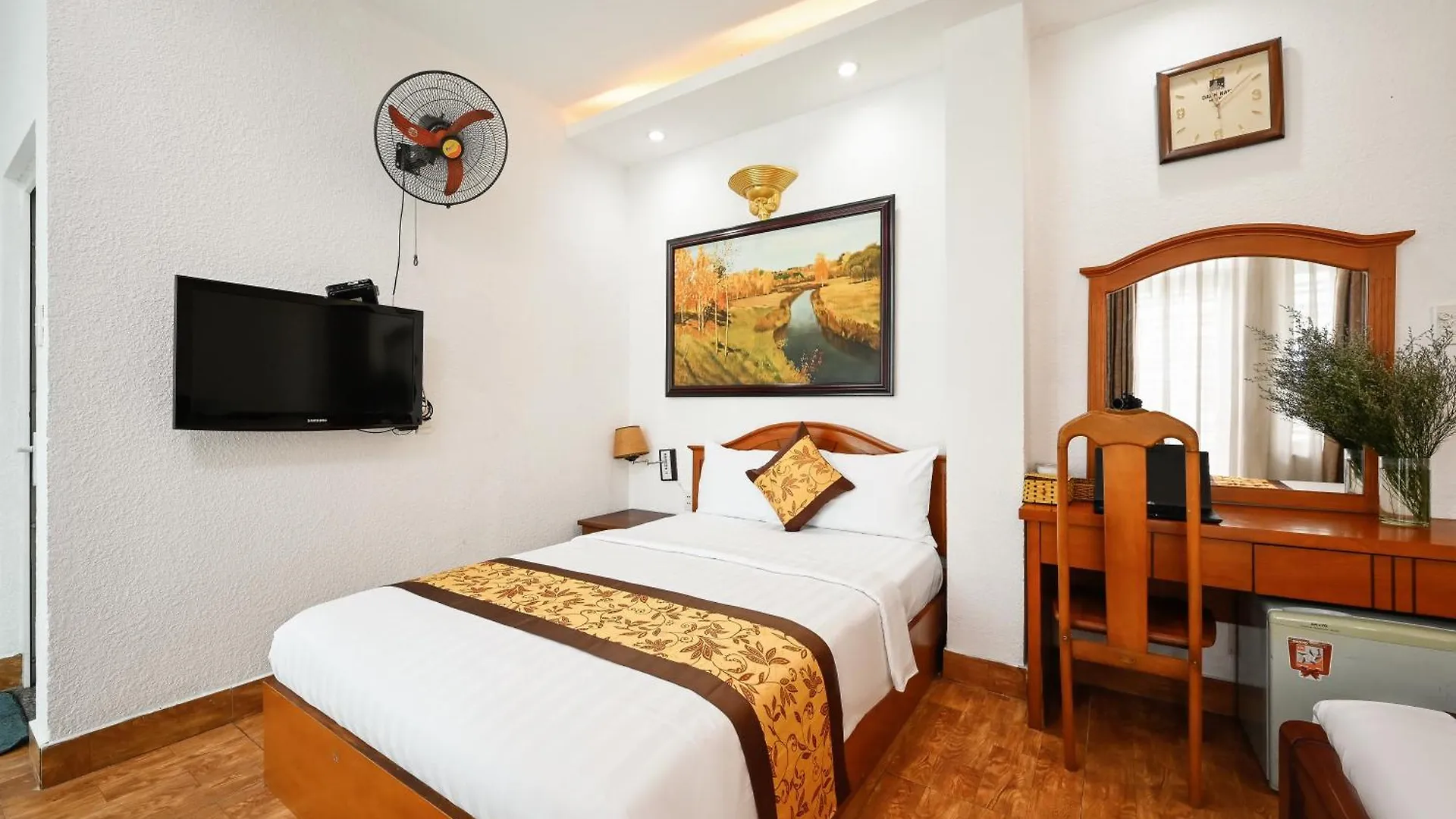 Queen Hotel Saigon Airport Ho Chi Minh City