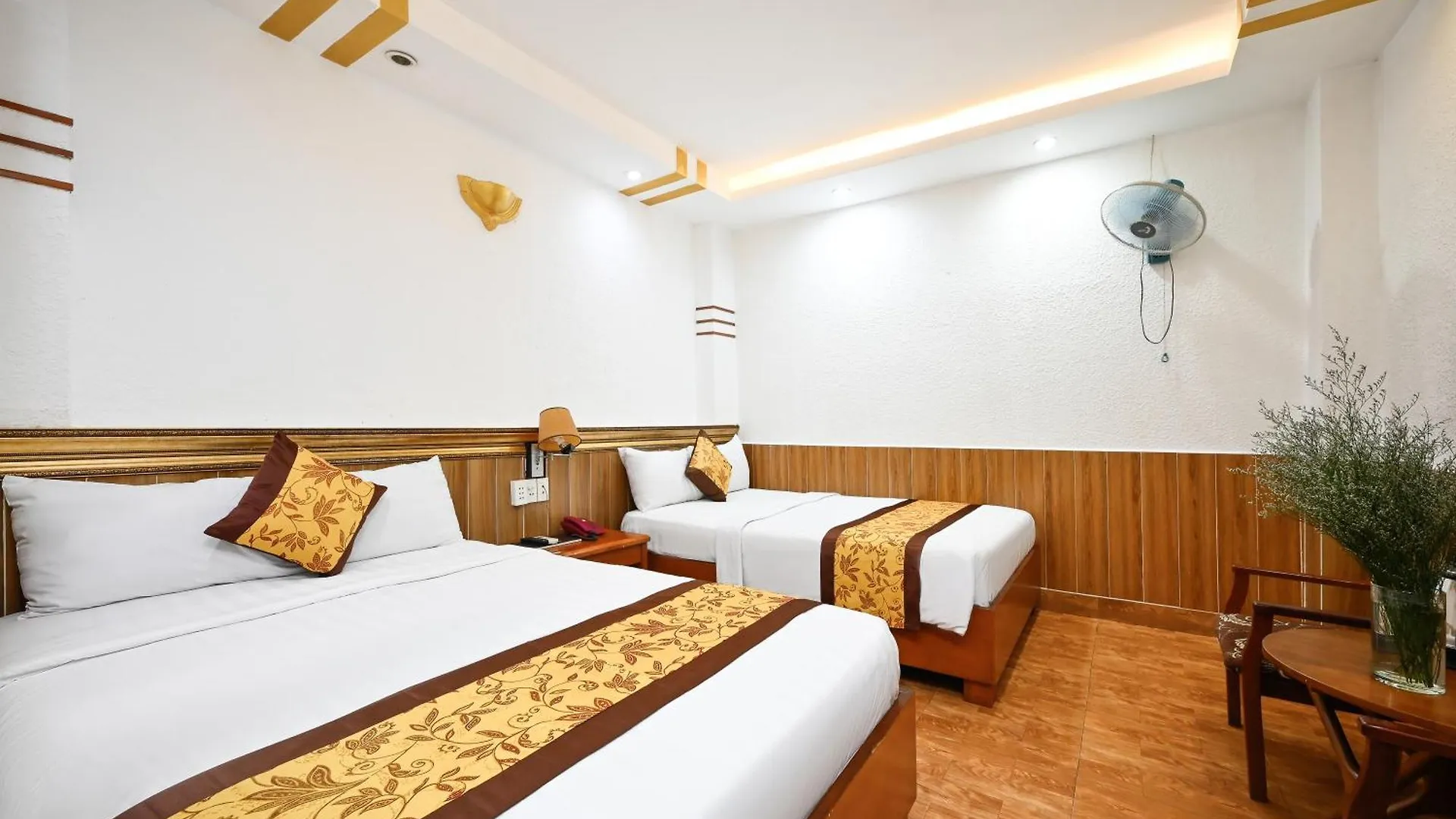 ***  Queen Hotel Saigon Airport Ho Chi Minh City Vietnam